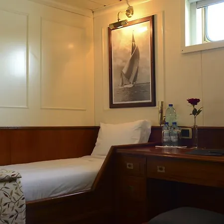 Invicta Ribeira Boat Hotel na wodzie Porto