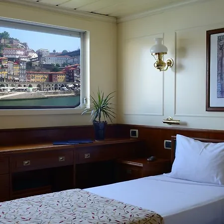 Hotel na wodzie Invicta Ribeira Boat 3*