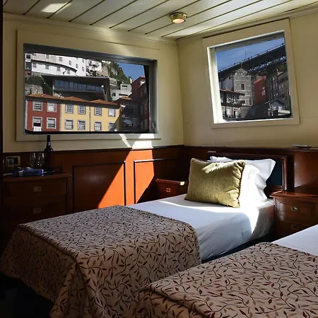 Hotel na wodzie Invicta Ribeira Boat 3*