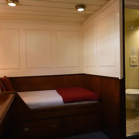 Botel Invicta Ribeira Boat 3*